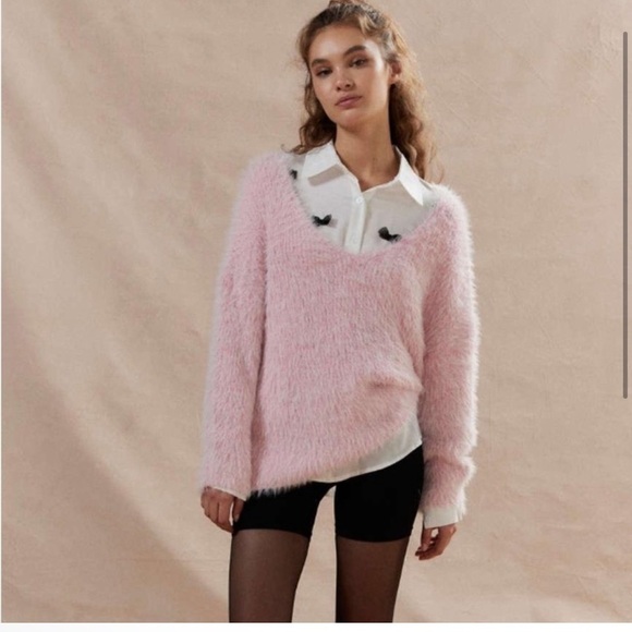 Urban Outfitters Sweaters - Kimchi Blue > New with Tags Pink Priscilla V-Neck Fuzzy Sweater Large